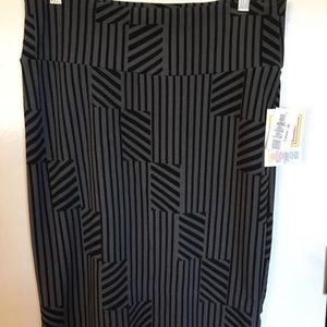 Lularoe Cassie grey black medium geometric stripes